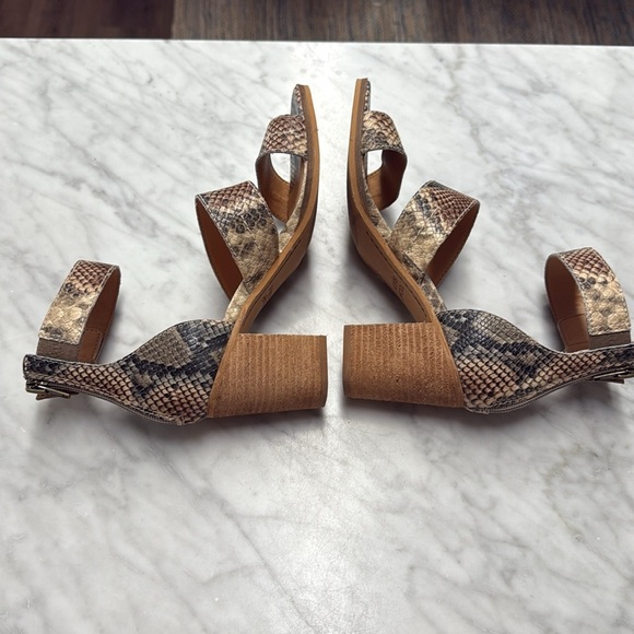 Frye & Co Bryn Python Print Block Heel Sandal size 8M - Picture 9 of 12